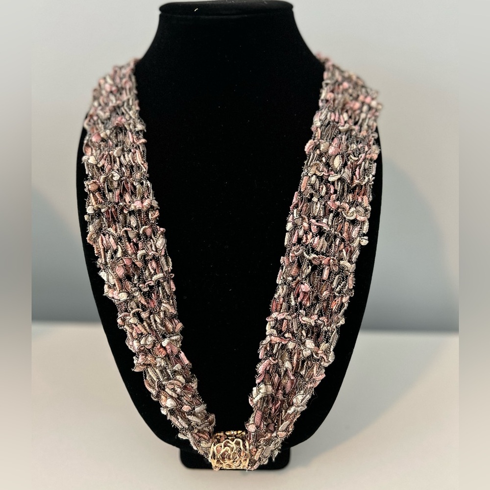 New Elegant Coral Pink and Cream/Tan Knit Necklace